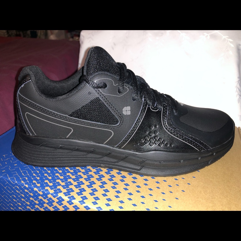 Women falcon II Shoes for crews